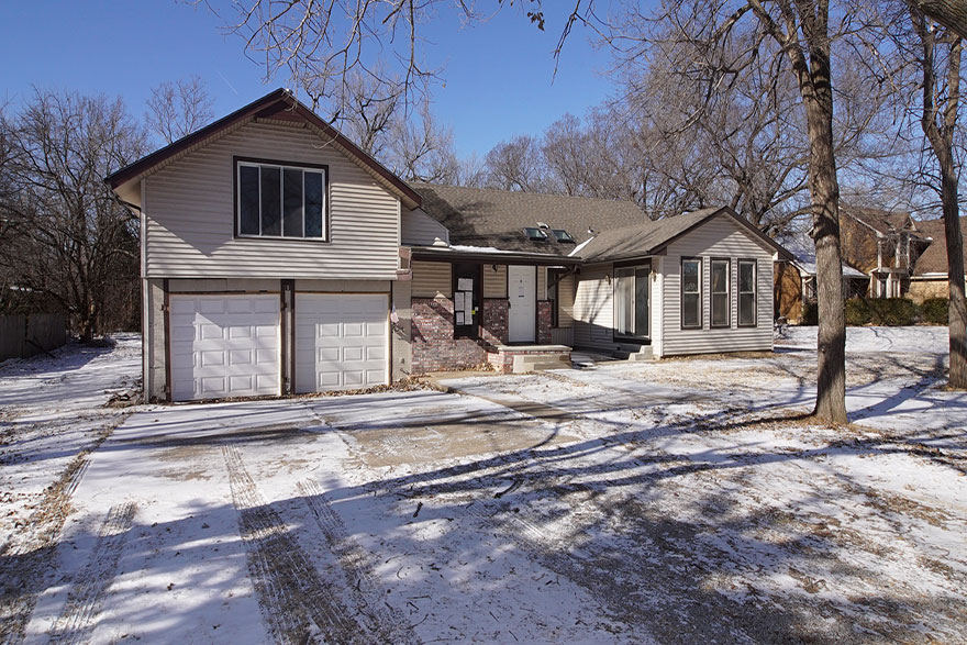 4019 N Edgemoor St, BEL AIRE, KS 67220 McCurdy Real Estate & Auction